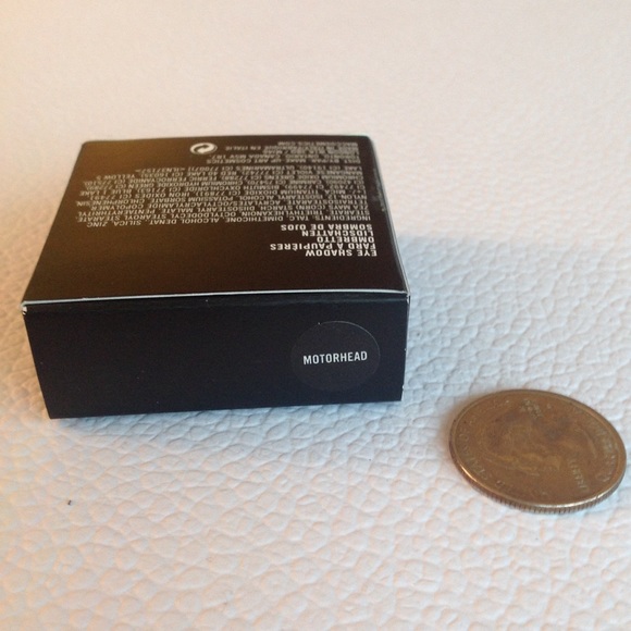 MAC Cosmetics Eye Shadow in shade "MOTÖRHEAD" - Picture 7 of 8